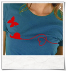 Frauen T-Shirt Schnecke & Schmetterling T-Shirt in Blau. Fair hergestellt & aus Biobaumwolle