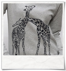 Giraffe in love / women Sweatshirt / Grey / Fair and Organic