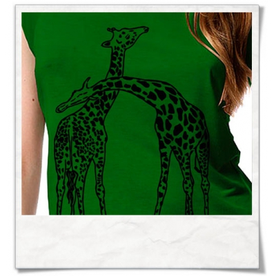 Giraffe in love / women T-Shirt / Green / Fair and Organic