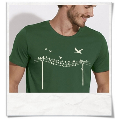 Birds on a wire / men's T-Shirt in green