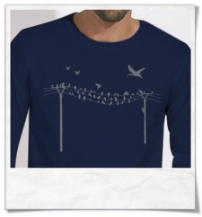 Vögel auf Strommast Langarm T-Shirt 