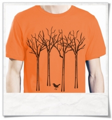 Men's T-Shirt the bird in the forest in orange